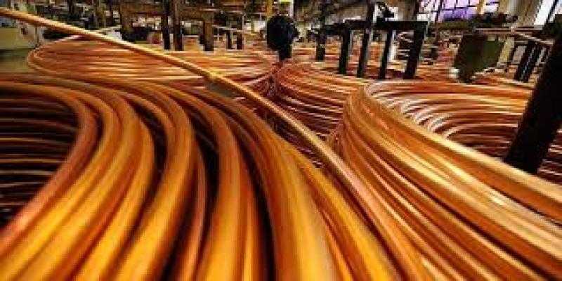 النحاس  قرب 13 ألف دولار للطن مع ضعف الدولار وتجنب المستثمرين للعملات والسندات