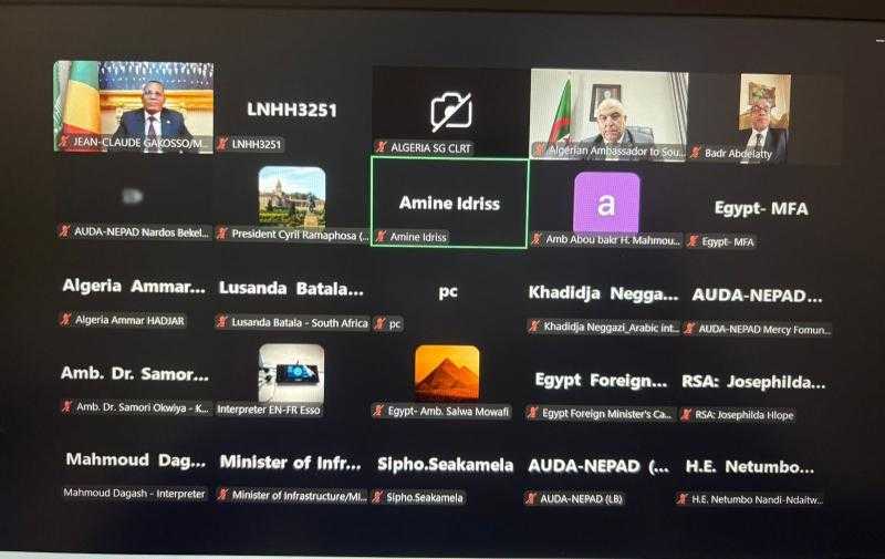 وزير الخارجية يشارك في الاجتماع الافتراضي للمبادرة الرئاسية لرواد البنية التحتية