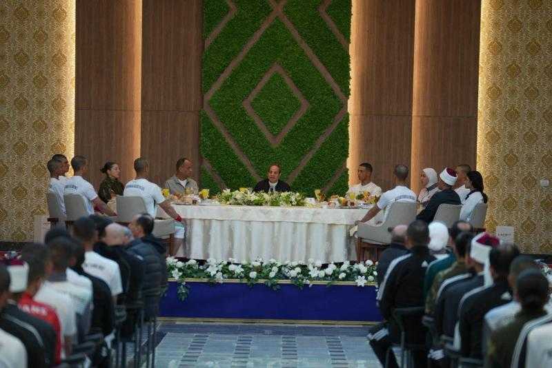 الرئيس السيسي: المناهج الدراسية بالأكاديمية العسكرية تضمن جدارة التعليم