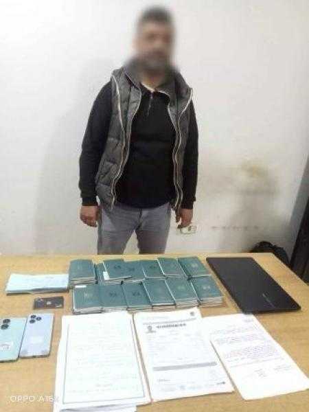 ضبط القائمين على إدارة 5 شركات لإلحاق العمالة بالخارج دون ترخيص بالقليوبية