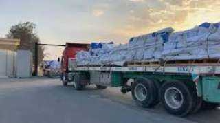 قافلة المساعدات الـ 128 من ”زاد العزة” تدخل إلى الفلسطينيين بقطاع غزة