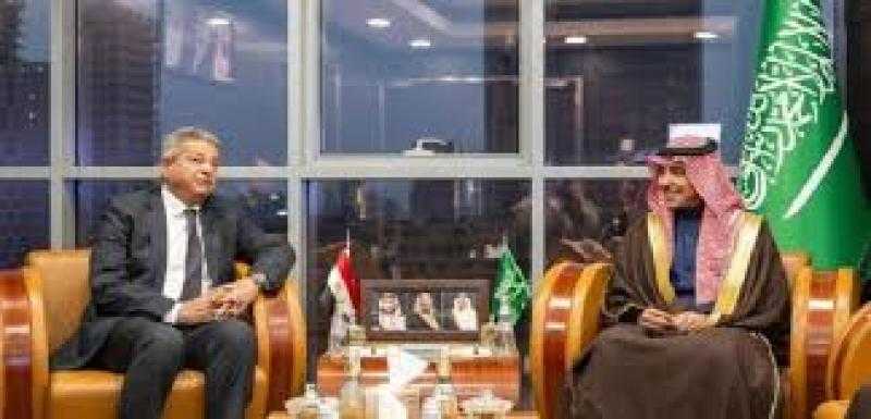 رئيس الأعلى للإعلام يبحث مع وزير الإعلام السعودى سبل التعاون