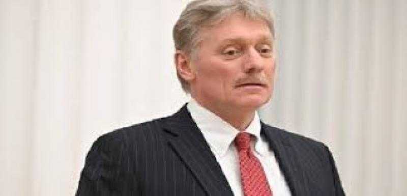 بيسكوف: الكرملين يسمح بإجراء مفاوضات مع زيلينسكي فقط في موسكو