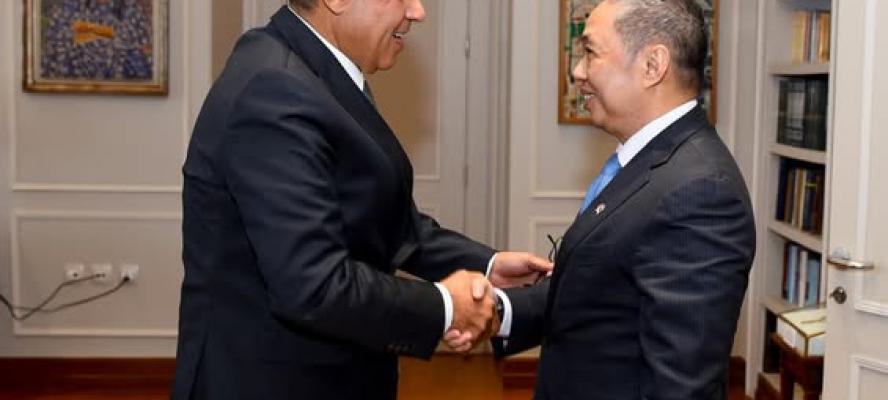 وزير الخارجية يشيد بالعلاقات المتميزة بين مصر وإندونيسيا