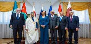 وزراء خارجية مصر والسعودية والأردن والبحرين وقطر يعقدون مباحثات مع نائبة رئيس الوزراء وزيرة خارجية سلوفينيا