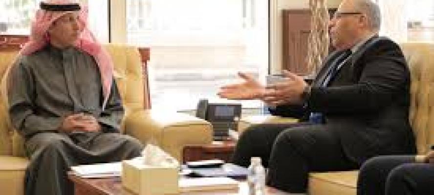 سفير مصر لدى الكويت يبحث مع وزير الأوقاف الكويتي تعزيز التعاون المشترك