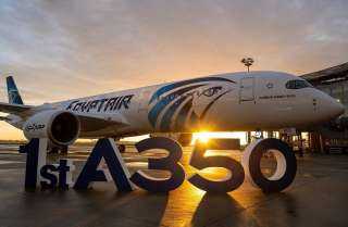 بحضور رئيس الوزراء.. الاحتفال بوصول طائرة مصر للطيران للانضمام إلى أسطول الشركة