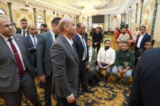 وزير العمل يتفقد اختبارات 2800 عامل من المرشحين لموسم الحج على مهنة ”جزار”