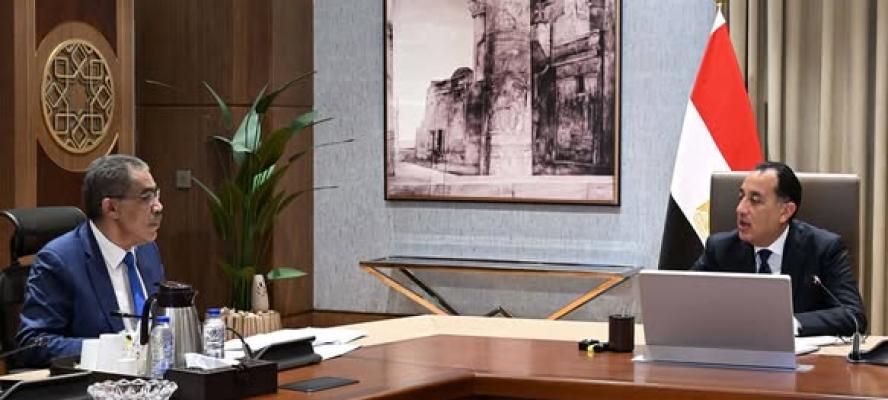رئيس الوزراء يستعرض مع وزير الدولة للإعلام ”خطة عمل” المرحلة المقبلة.. وآليات تنفيذ التكليفات الرئاسية الخاصة بالإعلام والرأي العام