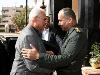 القوات المسلحة تجرى مراسم تسليم وتسلم القيادة فى تقليد عسكرى أصيل