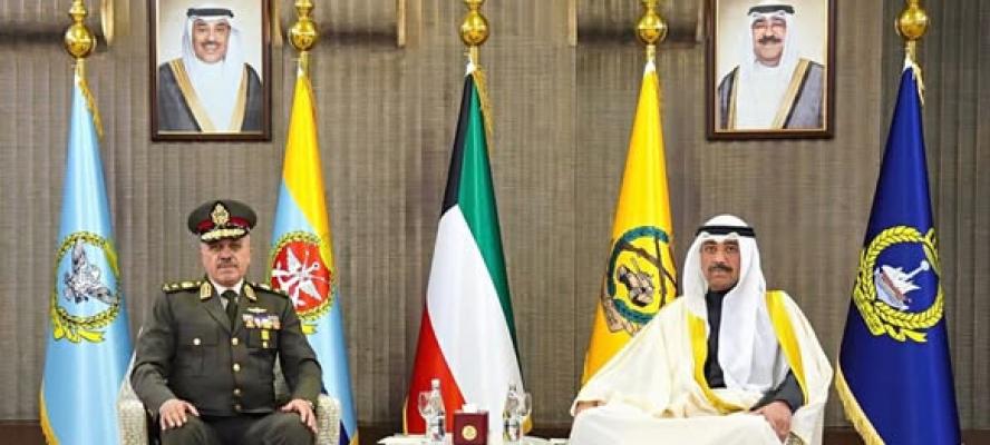 الفريق / أحمد خليفة رئيس أركان حرب القوات المسلحة يعود إلى أرض الوطن عقب إنتهاء زيارته الرسمية لدولة الكويت