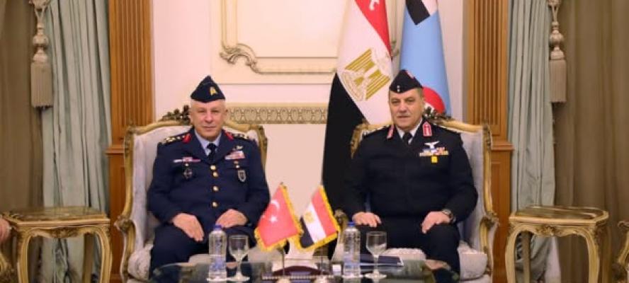 قائد القوات الجوية يلتقى قائد القوات الجوية التركية