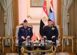 قائد القوات الجوية يلتقى قائد القوات الجوية التركية