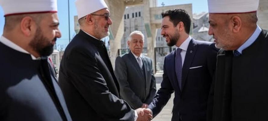 مفتي الديار المصرية يلقي كلمة حول خصائص القرآن الكريم وحجيته في المجالس العلمية الهاشمية بالأردن