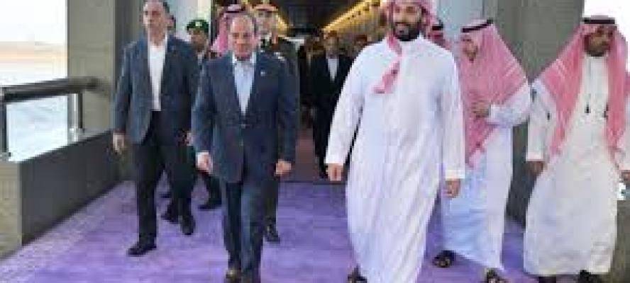 ولى العهد السعودى يصطحب الرئيس السيسى لتوديعه بمطار الملك عبد العزيز بجدة