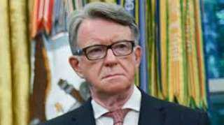 الشرطة البريطانية تعتقل سفير المملكة السابق لدى واشنطن لشبهات مُتعلقة بإساءة استخدام المنصب العام