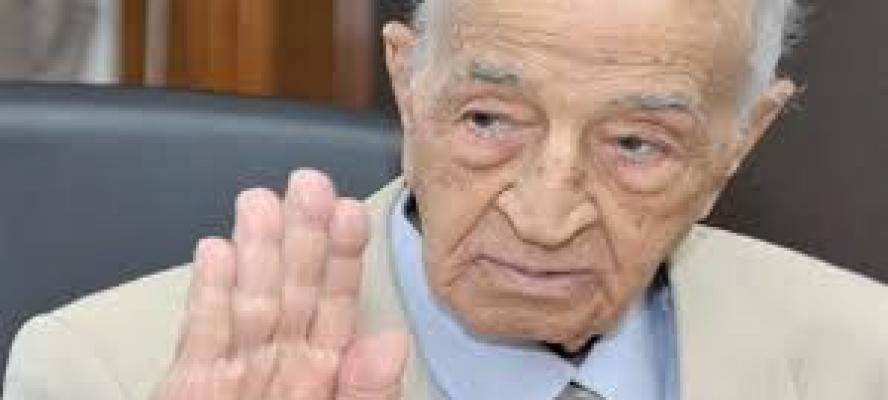 ضياء رشوان ناعيًا فهمي عمر: رمزًا كبيرًا من رموز الإعلام الإذاعي