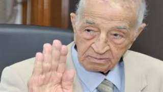 ضياء رشوان ناعيًا فهمي عمر: رمزًا كبيرًا من رموز الإعلام الإذاعي