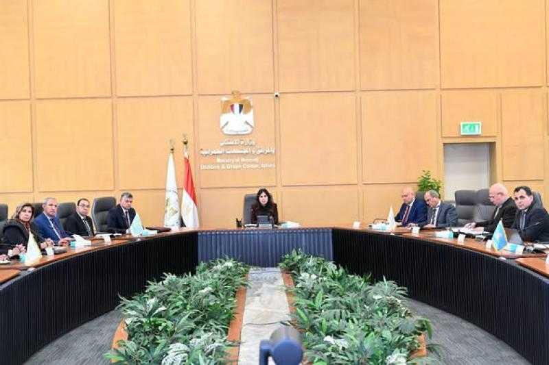 وزيرة الإسكان تعقد اجتماعًأ موسعًا لمتابعة موقف تنفيذ مشروعات المبادرة الرئاسية ”حياة كريمة”