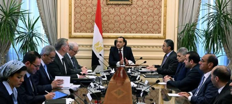 رئيس الوزراء يعقد اجتماعاً لمتابعة موقف توافر مختلف السلع الاستراتيجية