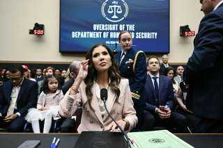 ترامب يقيل وزيرة الأمن الداخلي كريستي نويم