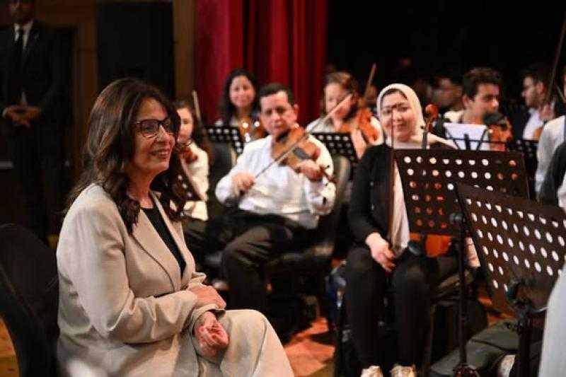 وزيرة الثقافة تشهد تدريبات المايسترو سليم سحاب لـ«كورال وأوركسترا مصر الوطني»