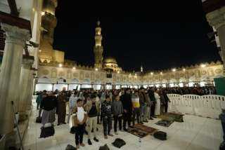 مشاركة لافتة للقراء الشباب في إحياء التراويح بالقراءات المتواترة في الجامع الأزهر