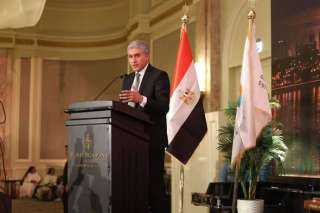 وزير السياحة ..