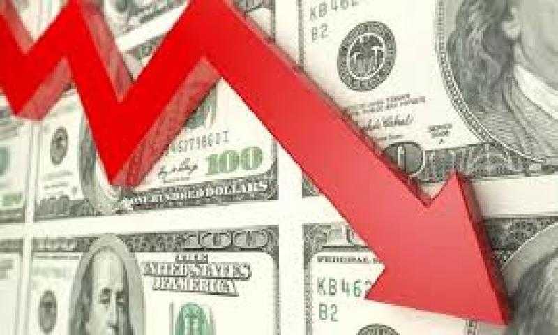 الدولار يواصل التراجع بالبنوك المصرية خلال تعاملات اليوم