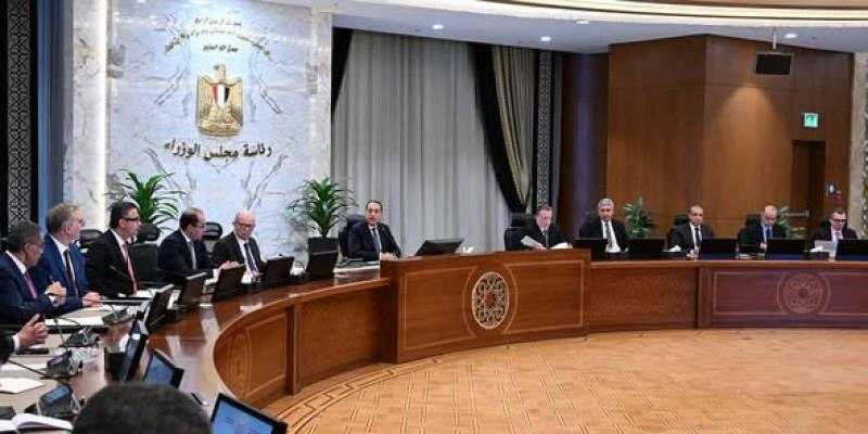 رئيس الوزراء يترأس اجتماع لجنة إدارة الأزمات المركزية