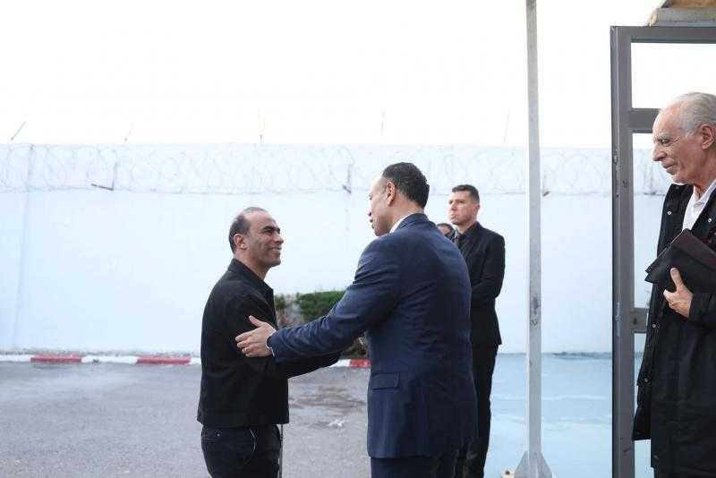 سفير مصر في تونس يستقبل بعثة الأهلي في مطار تونس الدولي