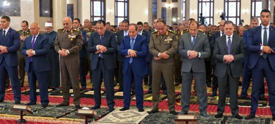 المتحدث الرئاسي ينشر صور أداء الرئيس السيسي صلاة الجمعة بمناسبة ذكرى يوم الشهيد