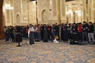 مسجد مصر بالعاصمة الإدارية يختتم «الليالي الرمضانية» وسط حضور كبير للأسر