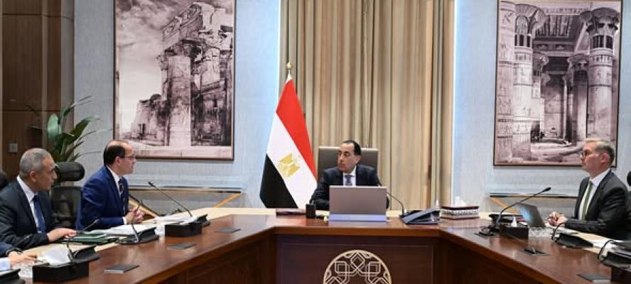 رئيس الوزراء يتابع إجراءات تدبير الاعتمادات المالية لتأمين الاحتياجات من المواد البترولية