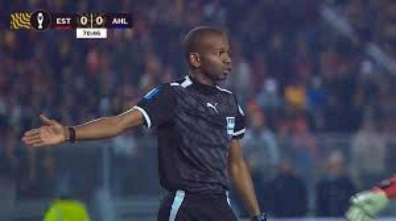 الأهلي يتقدم بشكوى ضد الحكم عيسى سي ويطالب كاف بحماية نزاهة المسابقات