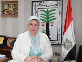 رئيسة المجلس القومي للطفولة والأمومة تتابع العمل بخط نجدة الطفل خلال أيام عيد الفطر المبارك