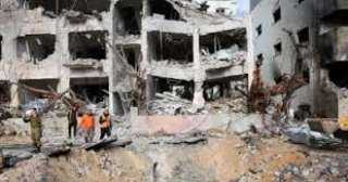 انهيار مبنى في منطقة ديمونة إثر إصابته بصاروخ إيراني وسقوط مصابين