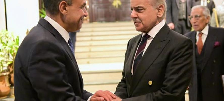 رئيس الوزراء الباكستاني يستقبل وزيرى الخارجية المصرى والتركي لتعزيز التنسيق المشترك لخفض التصعيد فى الاقليم