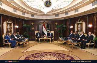 وزير الداخلية يبحث التعاون المشترك مع نظيره السوداني