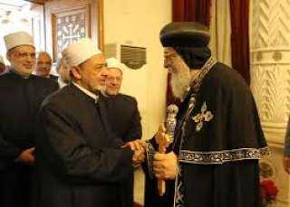 شيخ الأزهر يهنئ البابا تواضروس والإخوة المسيحيين بعيد القيامة المجيد