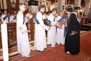 البابا تواضروس يترأس صلوات الجمعة العظيمة وصيام الأقباط انقطاعيًا