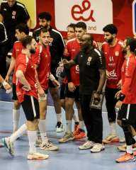 رسمياً - الأهلي يتوج بطلًا للدوري المصري لكرة اليد بعد الفوز على سبورتنج بنتيجة 43-24