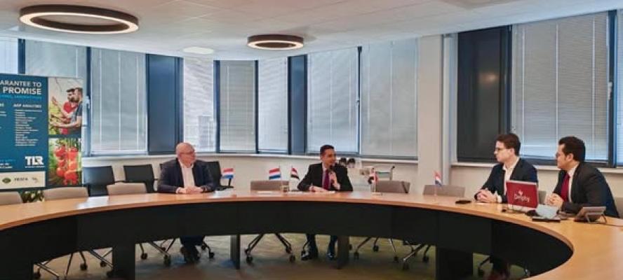 سفير مصر فى  هولندا يشهد فعالية  نظمتها شركة Peterson Solution العالمية