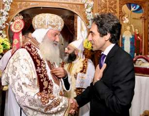 بسام راضي ينقل تهنئة الرئيس السيسي إلى الجالية القبطية في إيطاليا