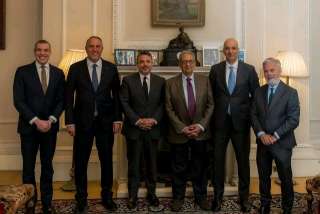 سفارة مصر بلندن تستضيف لقاء لعمرو موسى ونخبة من الشخصيات السياسية والبرلمانية والإعلامية البريطانية