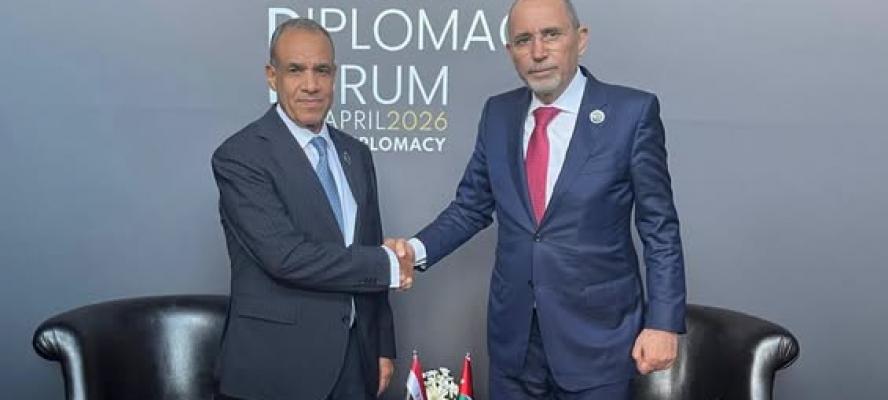 وزير الخارجية يلتقي بنظيره الأردني على هامش منتدى أنطاليا الدبلوماسي