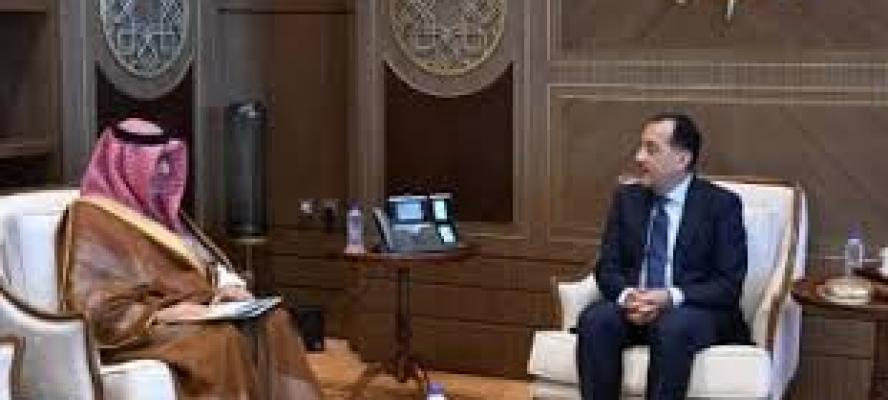 رئيس الوزراء يستقبل سفير خادم الحرمين لدى مصر لبحث تعزيز التعاون المشترك