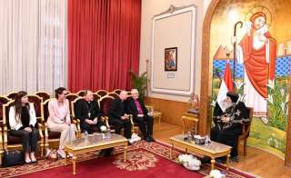 البابا تواضروس يستقبل الأمين العام لمجلس كنائس المجر