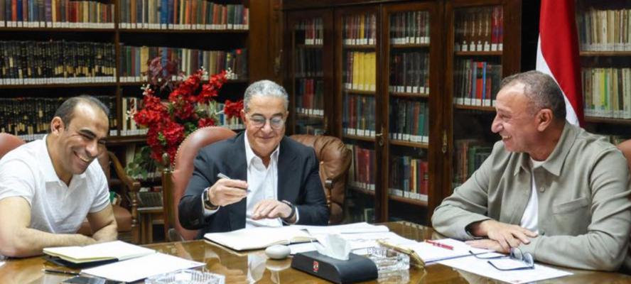 الخطيب يجتمع بياسين منصور وسيد عبدالحفيظ في الأهلي