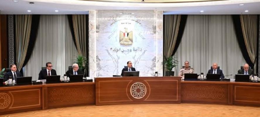 مدبولي يكلف الحكومة بالالتزام بحضور جلسات البرلمان والتفاعل مع كل ما يُطرح من جانب النواب